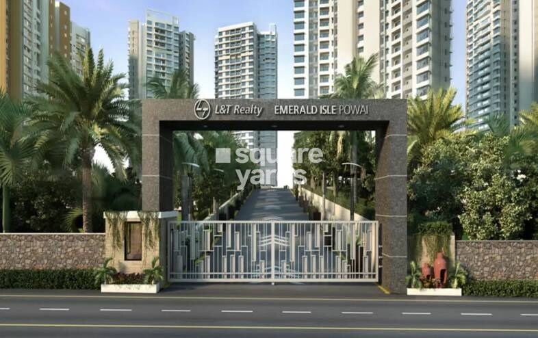 LnT Realty Emerald Isle Entrance View 1