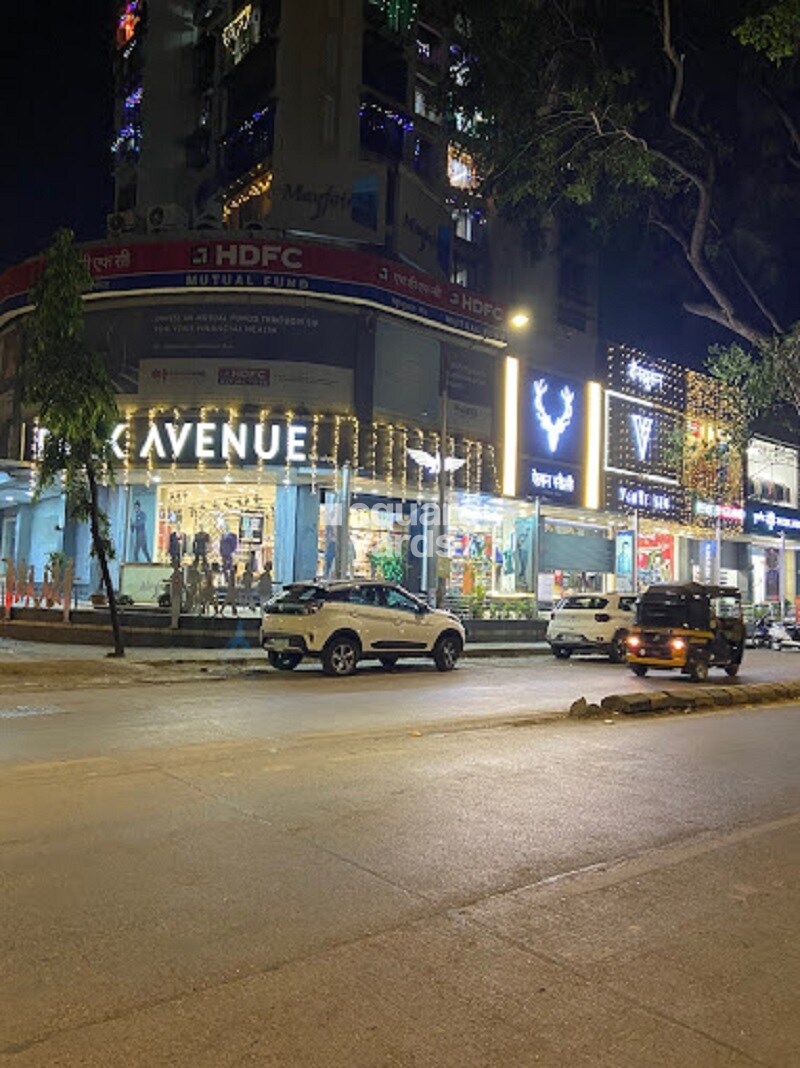Mayfair 14 Amenities-Features