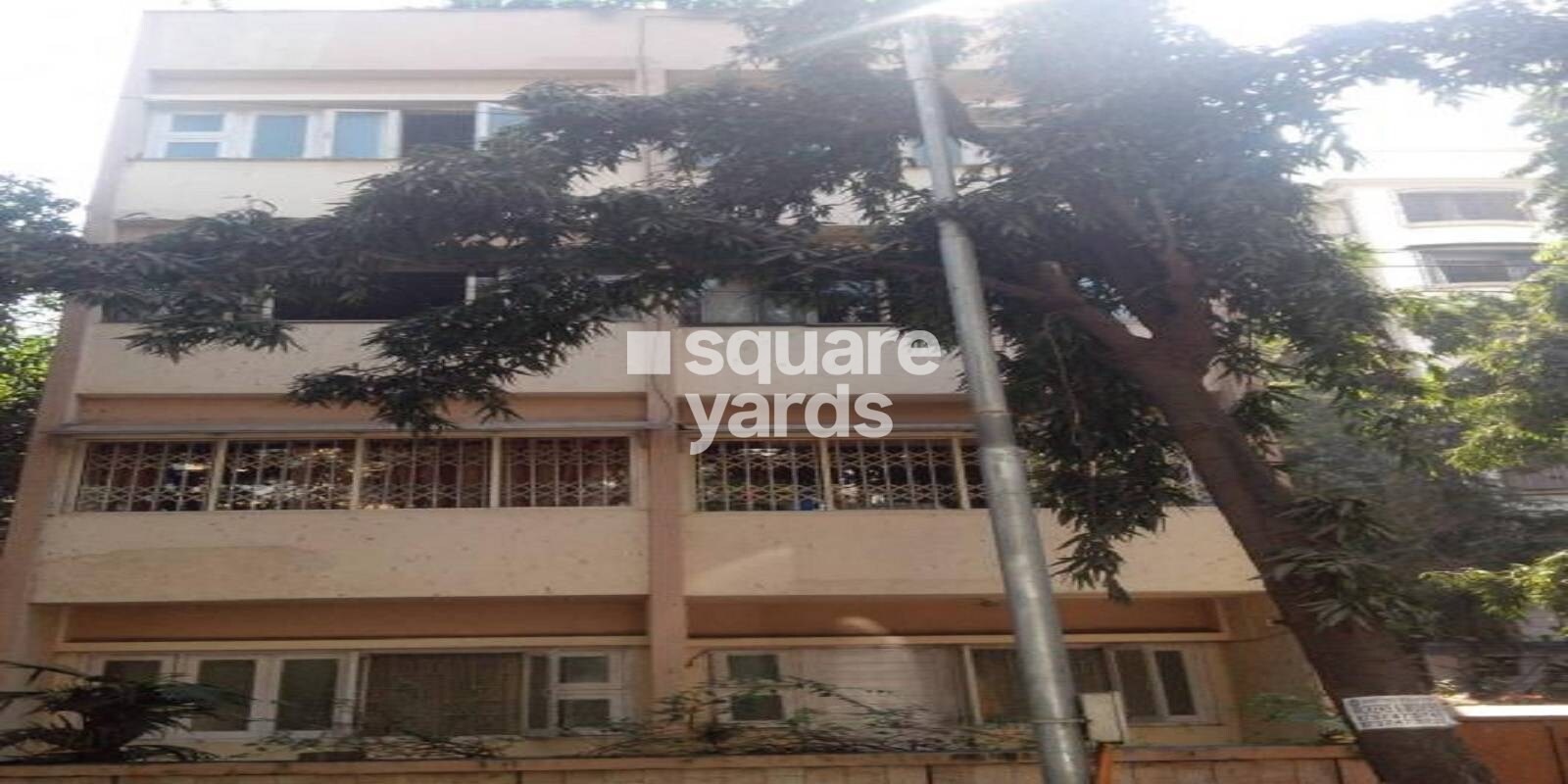 Mazda Chaman Apartment