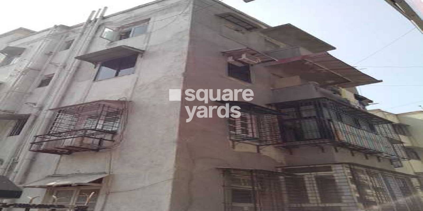 New Ratna Apartment