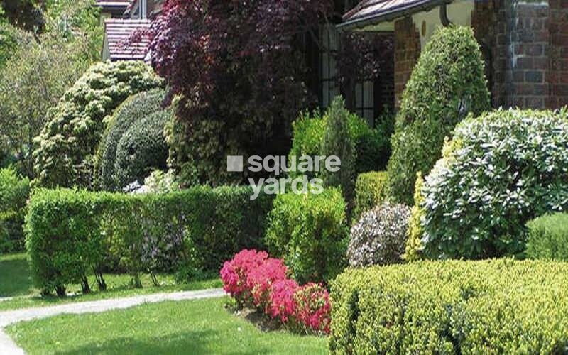 Nine Globe Hazel Tower