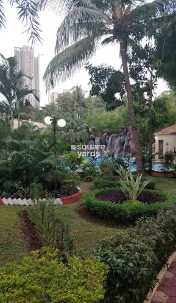 Oberoi Gardens Kandivali Amenities-Features