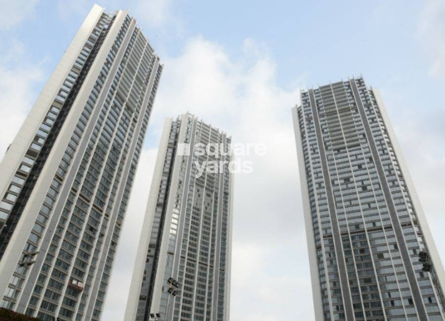 Oberoi Realty Esquire