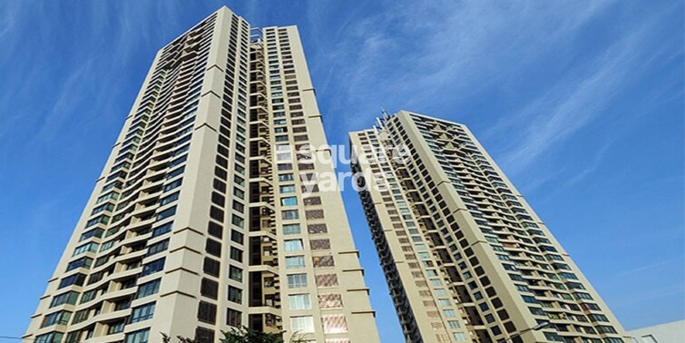 Oberoi Realty Woods Tower View