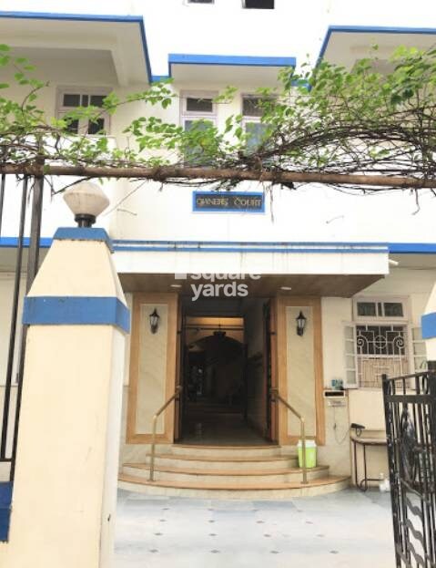 Owners Court Churchgate Entrance View
