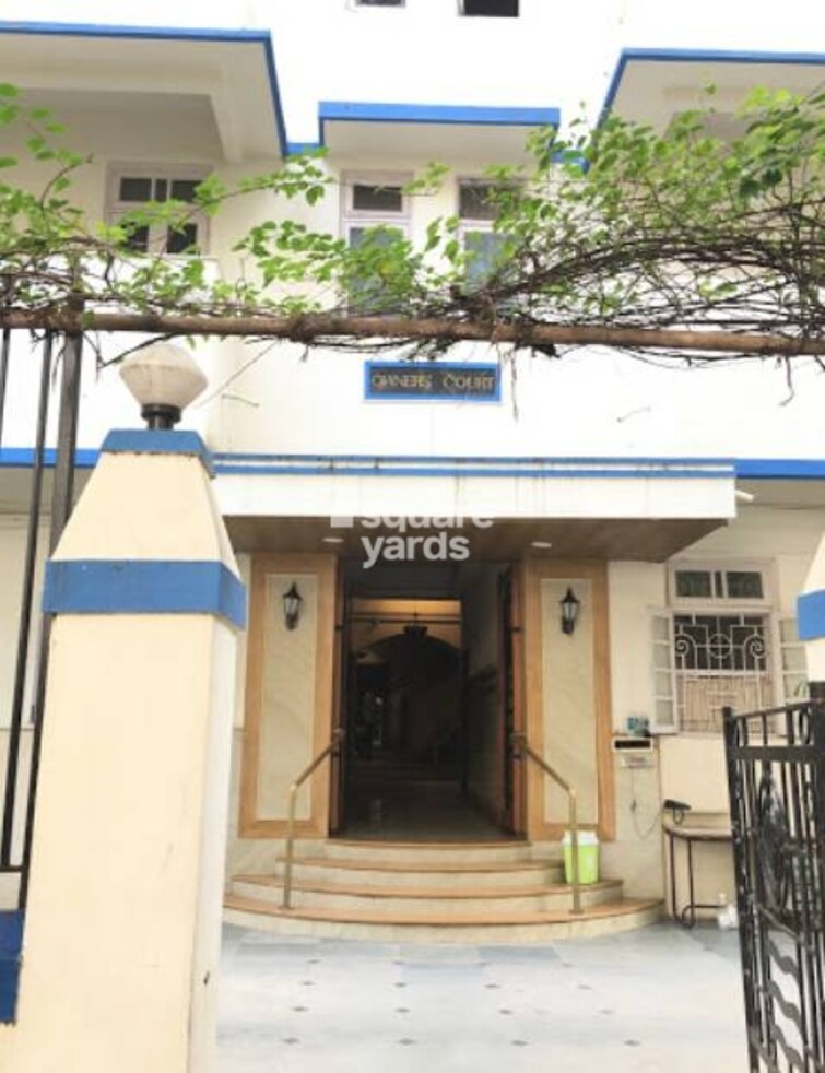 Owners Court Churchgate Entrance View
