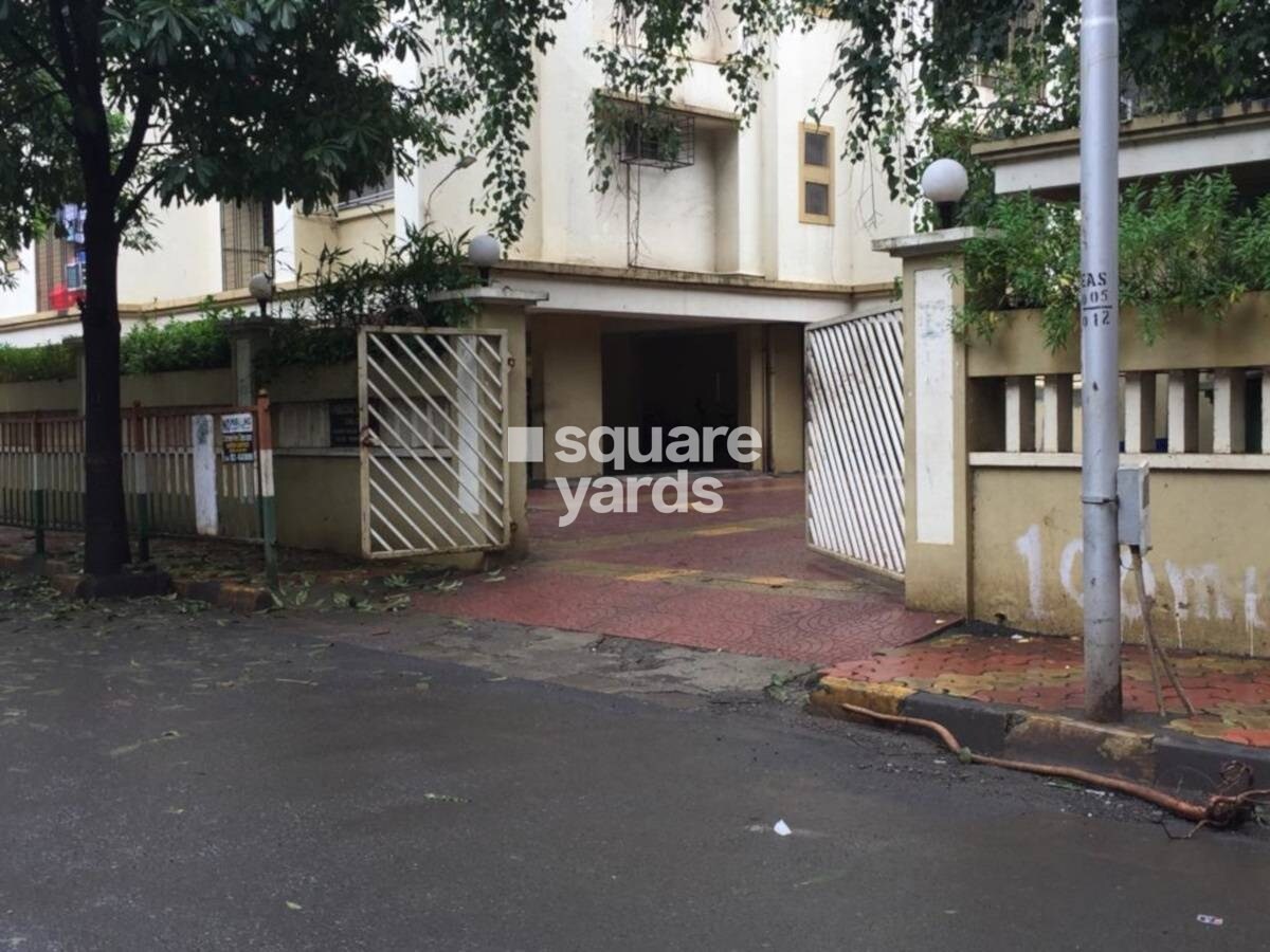 Pascoal Square Entrance View