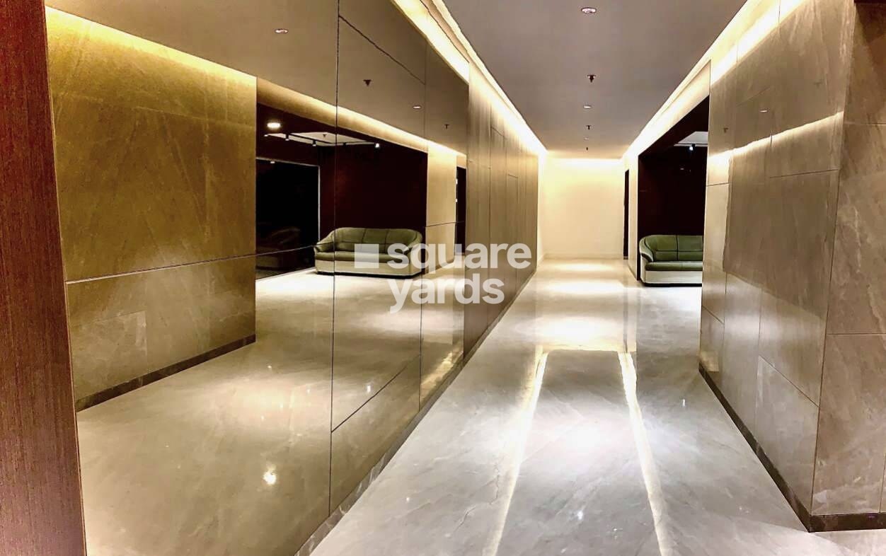 Romell Amore Lift Lobby Image