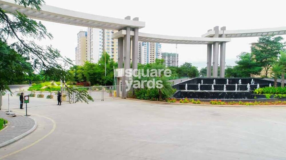 Shapoorji Pallonji Sarova Complex Entrance View