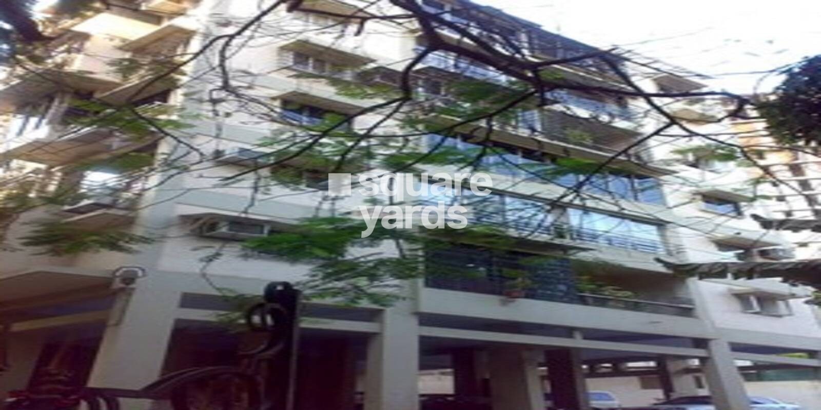 Sheesh Mahal Apartment