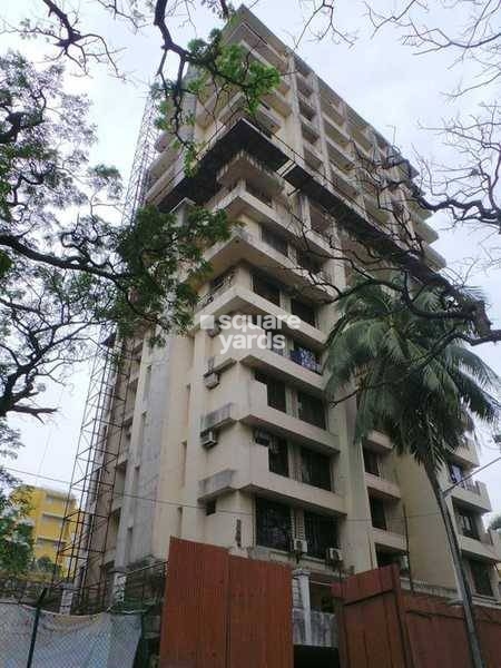 Silver Sunshine Apartment Entrance View