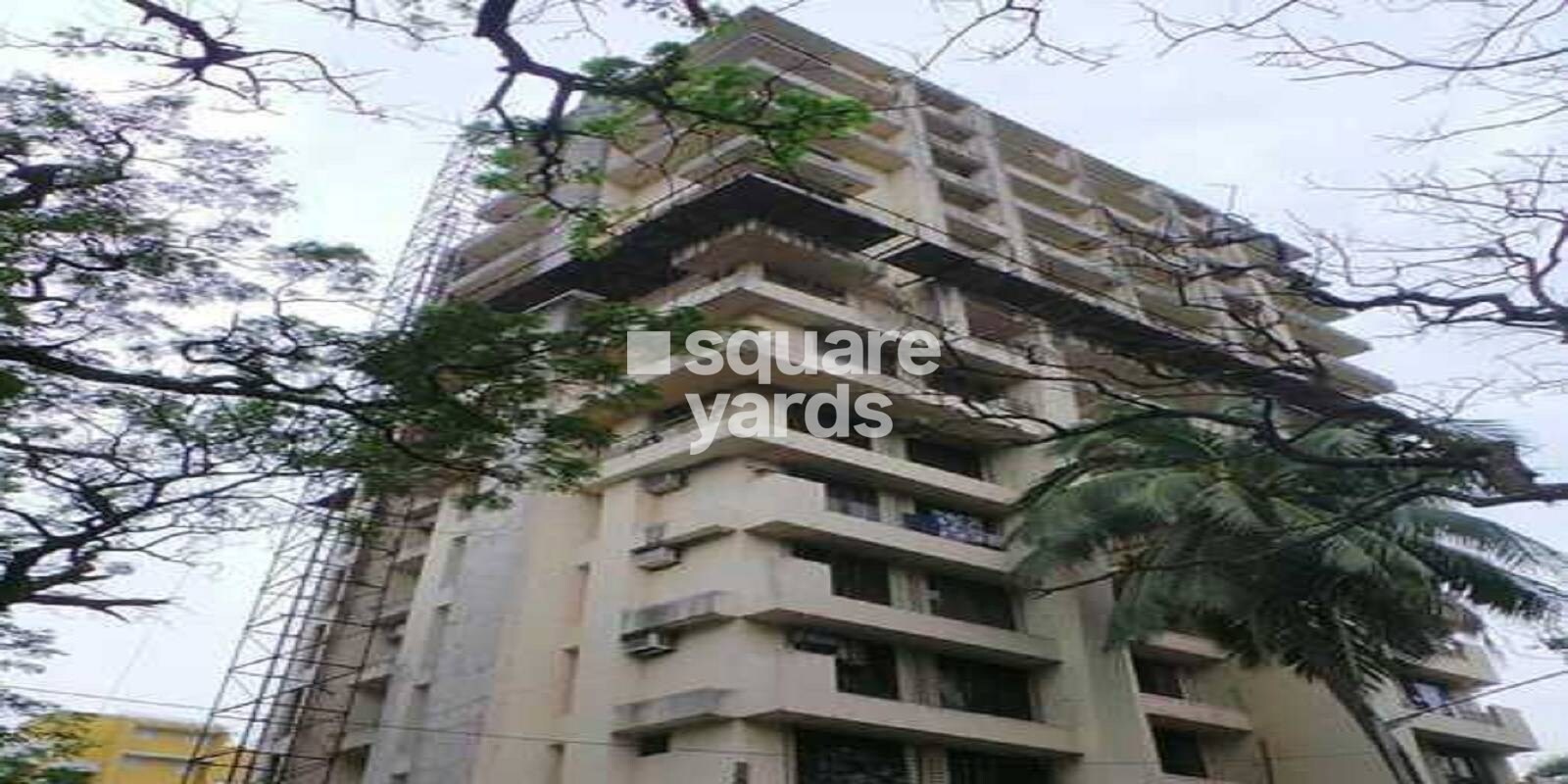 Silver Sunshine Apartment