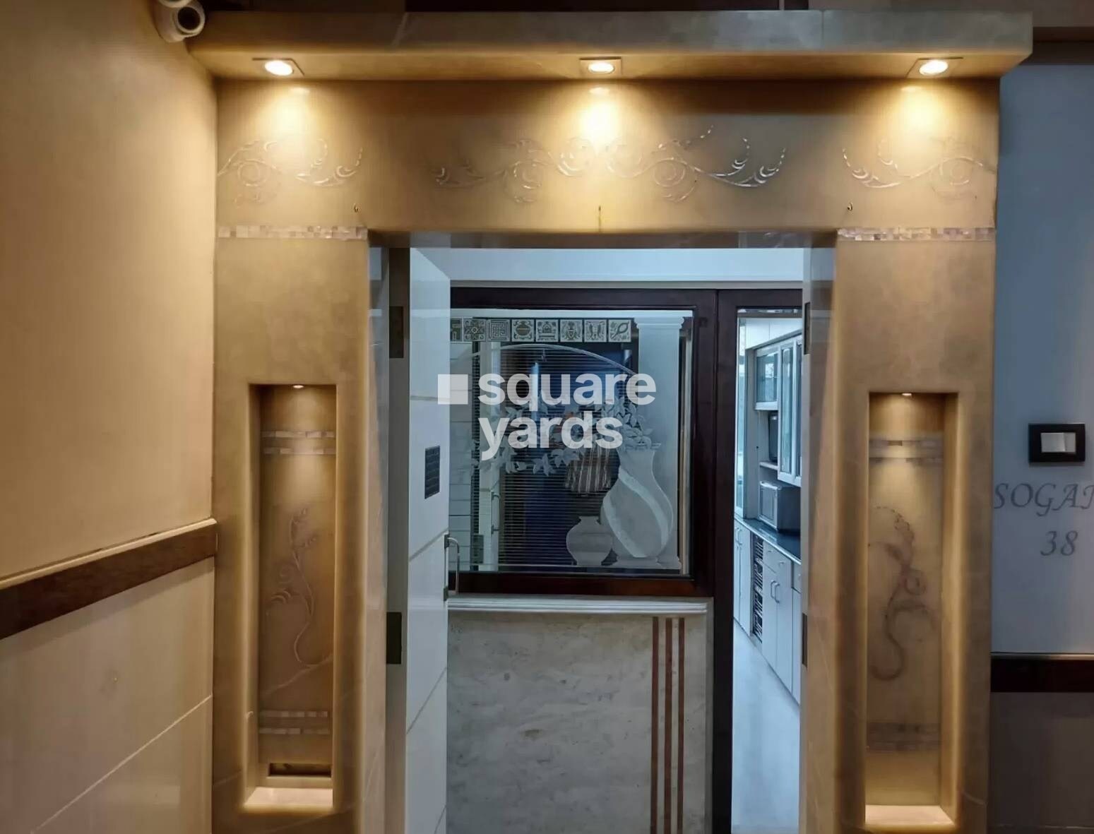 Sukh Shanti CHS Cumbala Hill Lift Lobby Image