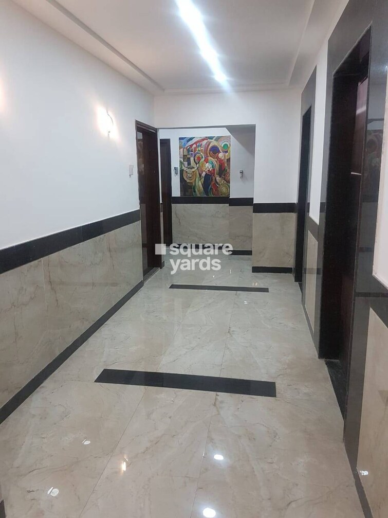 Teenmurty Summit Lift Lobby Image 2