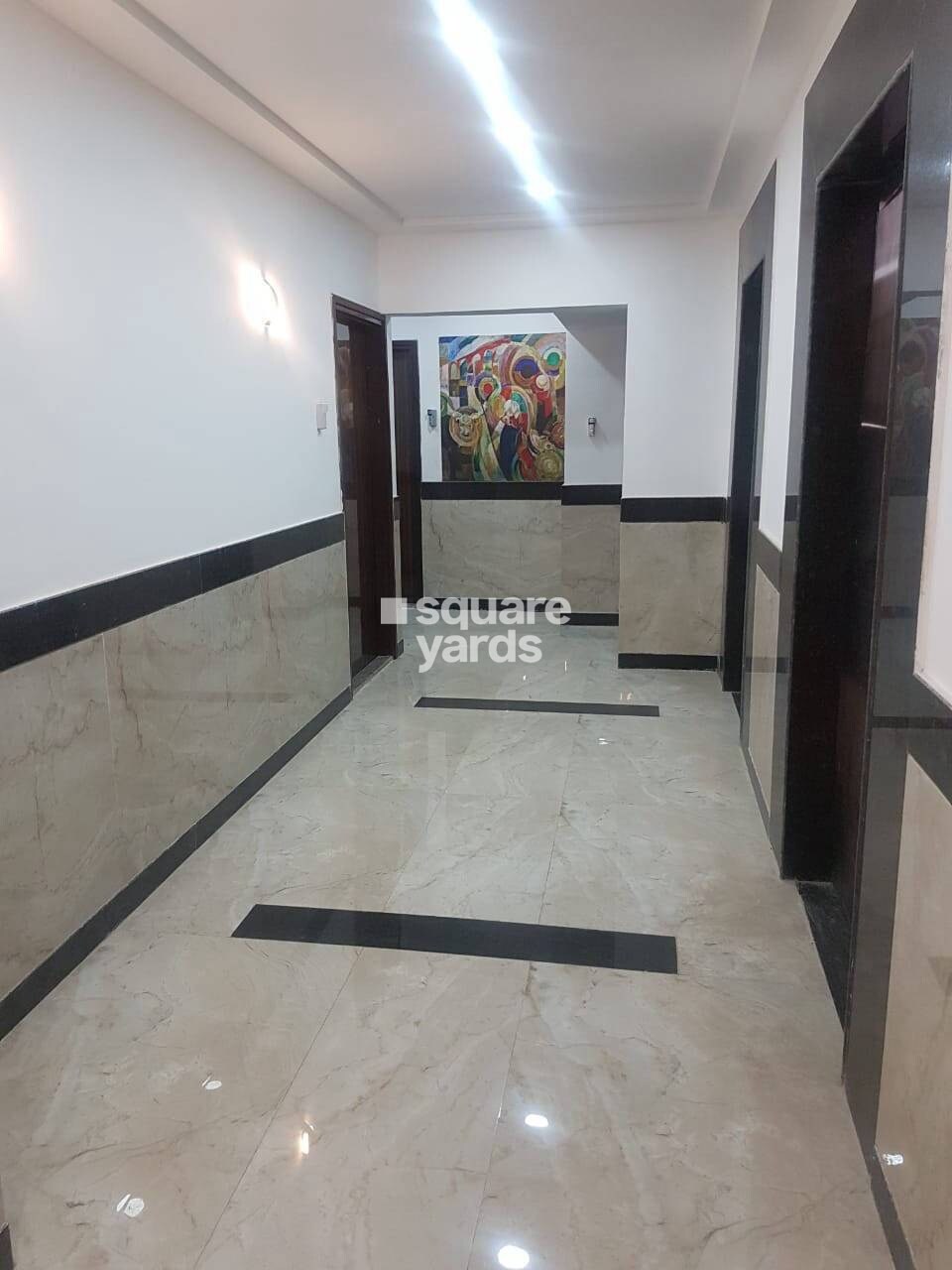 Teenmurty Summit Lift Lobby Image 2