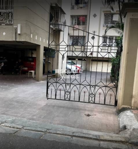 Vishal Su-Shee Apartment Entrance View