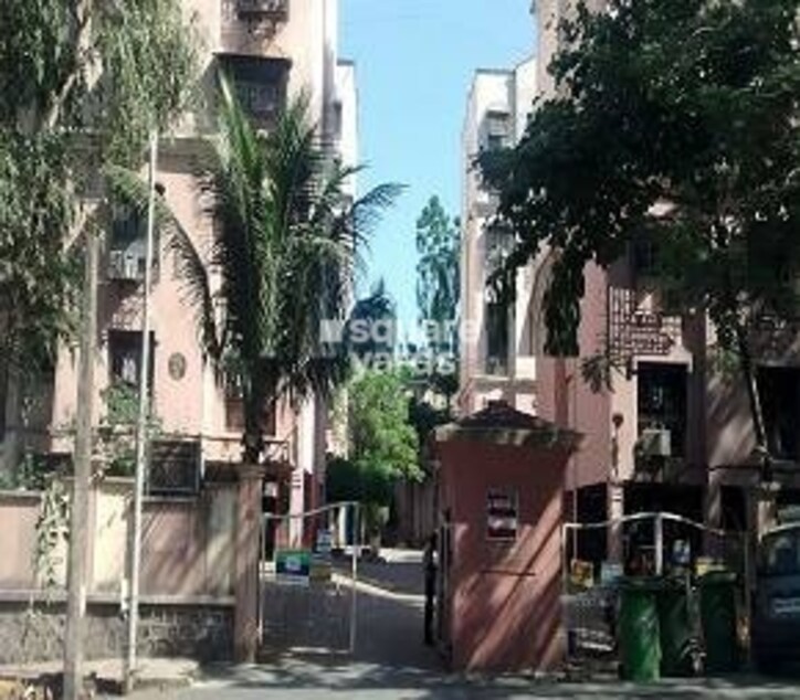 Dindoshi Mahad Complex Cover Image