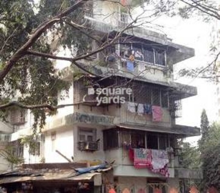 Minaxi House Cover Image