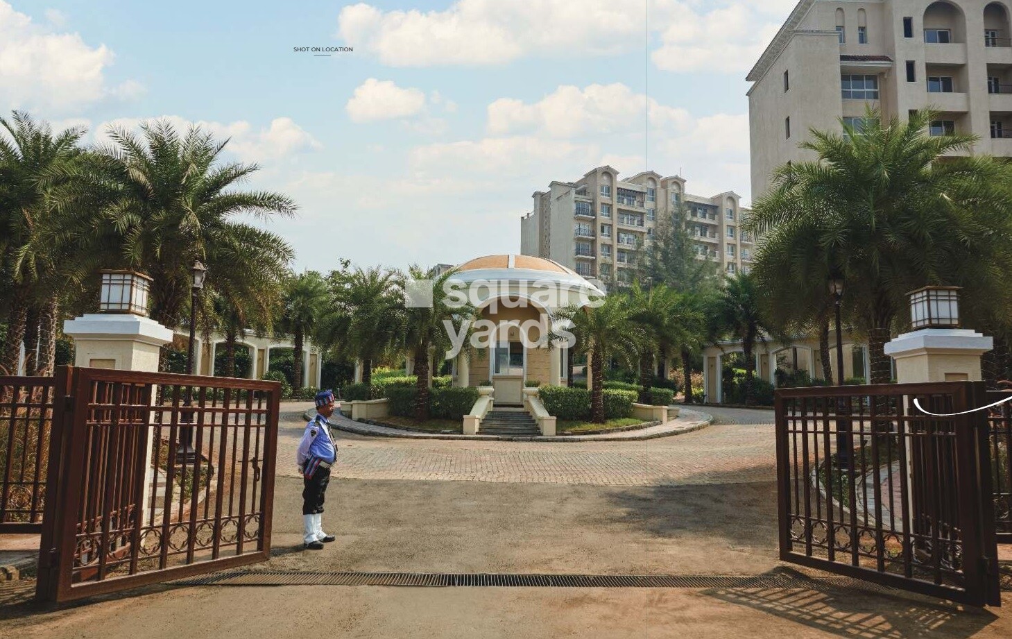 Indiabulls Golf City Entrance View