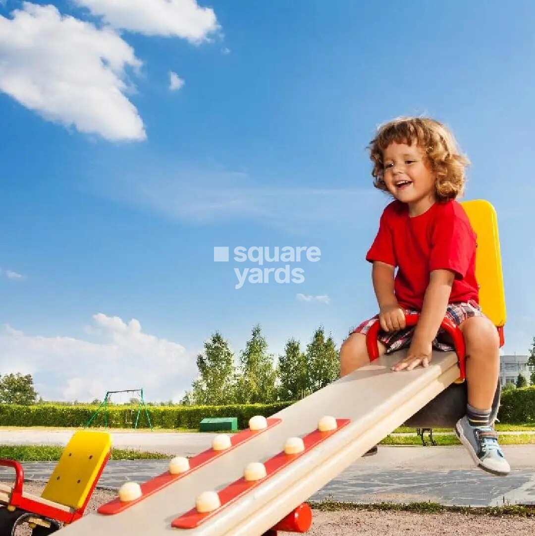 Metro Satyam Queens Necklace Amenities-Features