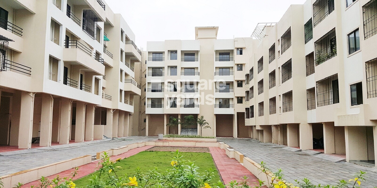 Radha Mohan Shiv Srushti