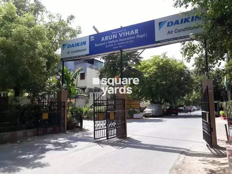 Arun Vihar Sector 37 Entrance View