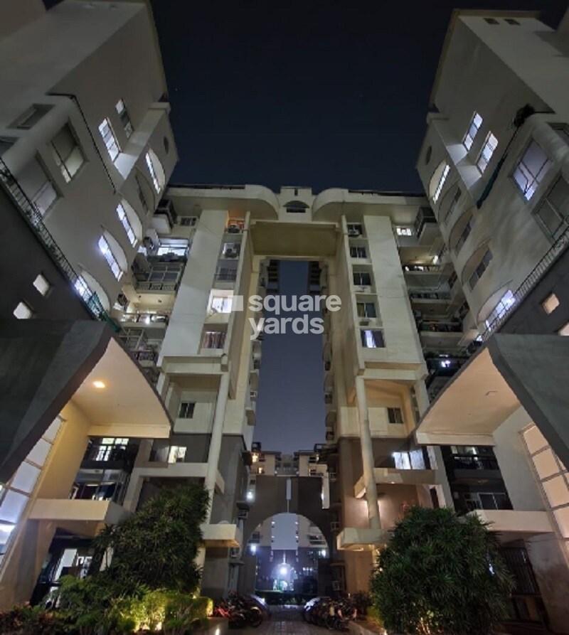 Assotech Windsor Greens Tower View 3