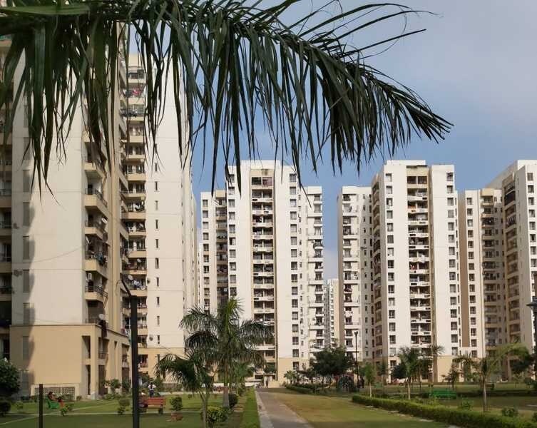 Jaypee Green Kosmos Phase II Apartment Exteriors 3
