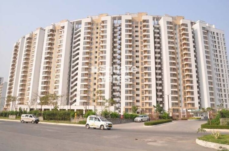 Jaypee Green Pavillion Heights Tower View 2