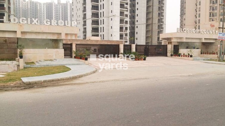 Logix Blossom County Entrance View