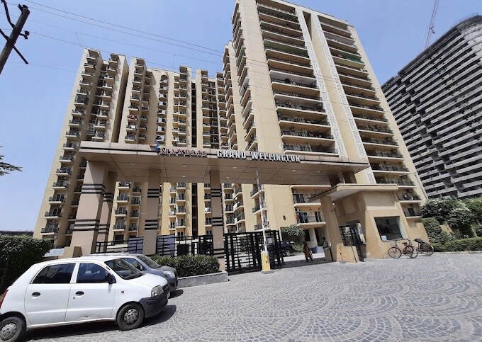 Maxblis Grand Wellington Apartment Exteriors 2