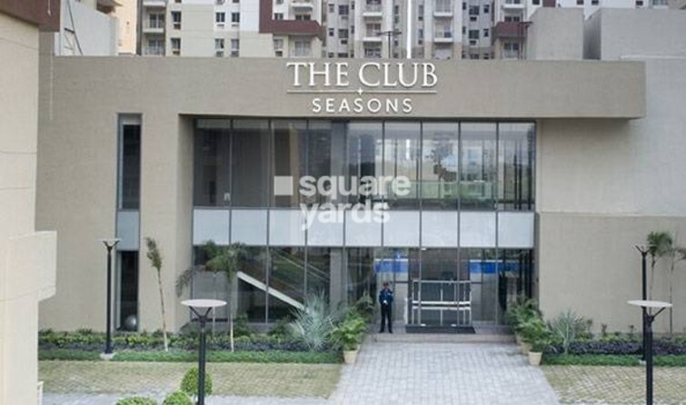 Paras Seasons Clubhouse External Image