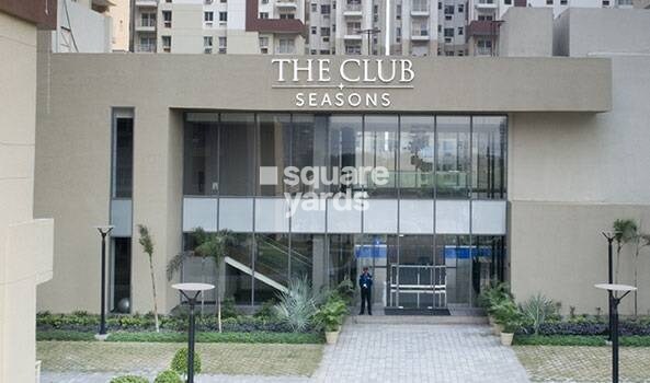 Paras Seasons Clubhouse External Image