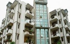 Mahagun Manor Featured Image
