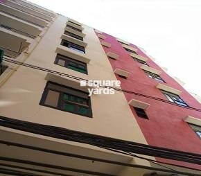 Maroon Apartments