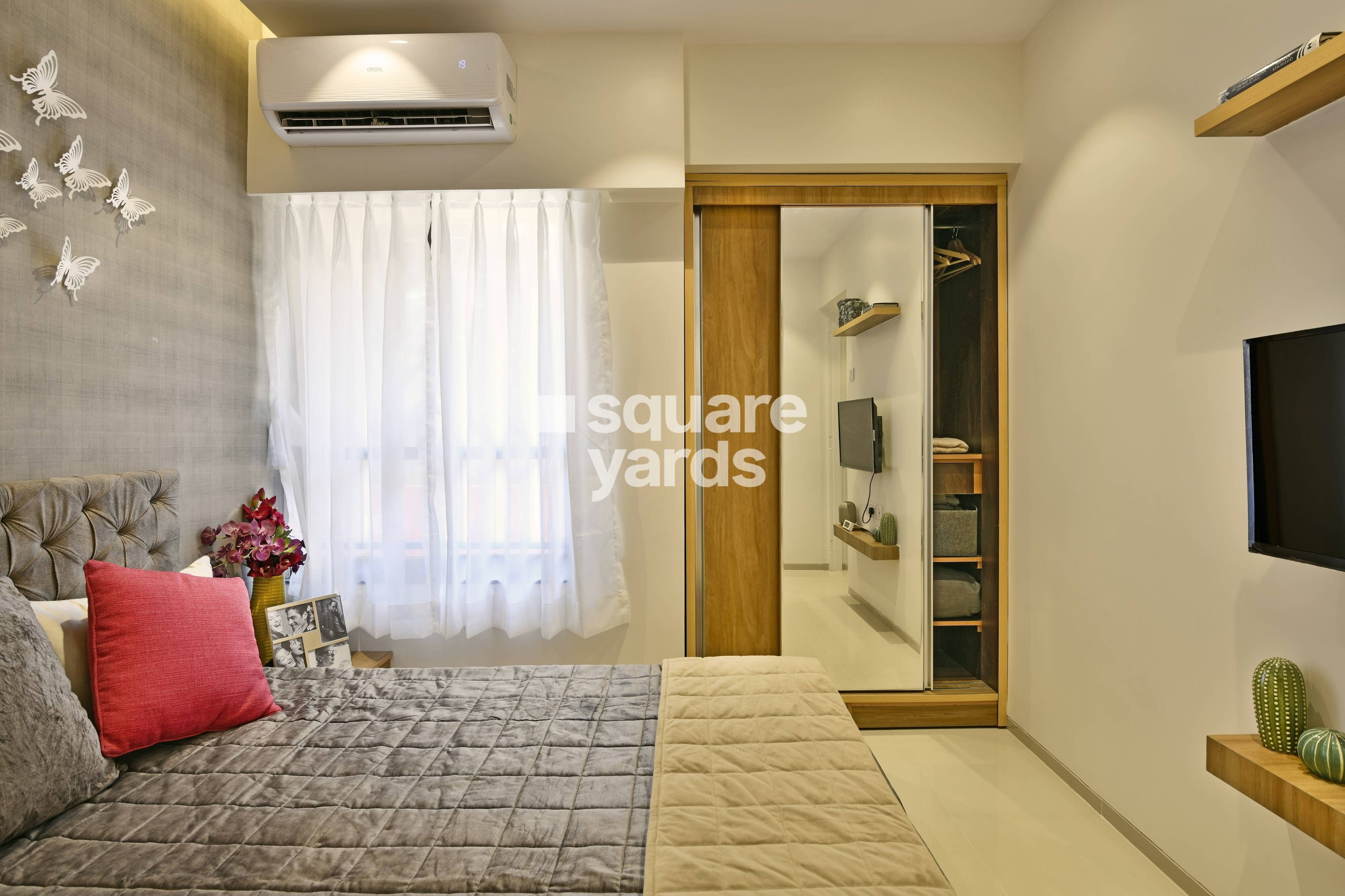 Rustomjee Global City