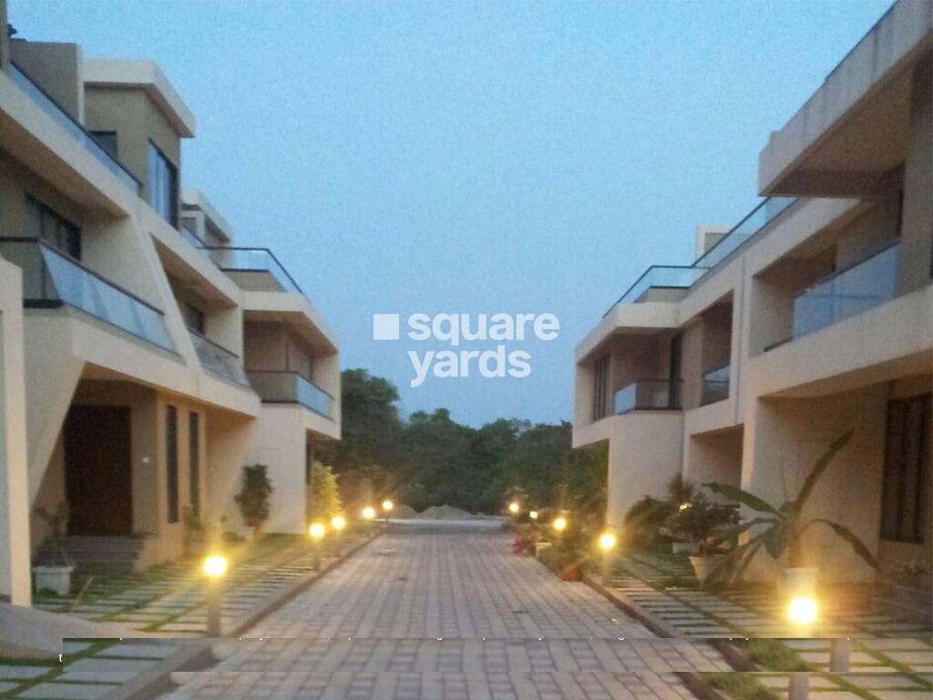 Rustomjee The Riverside