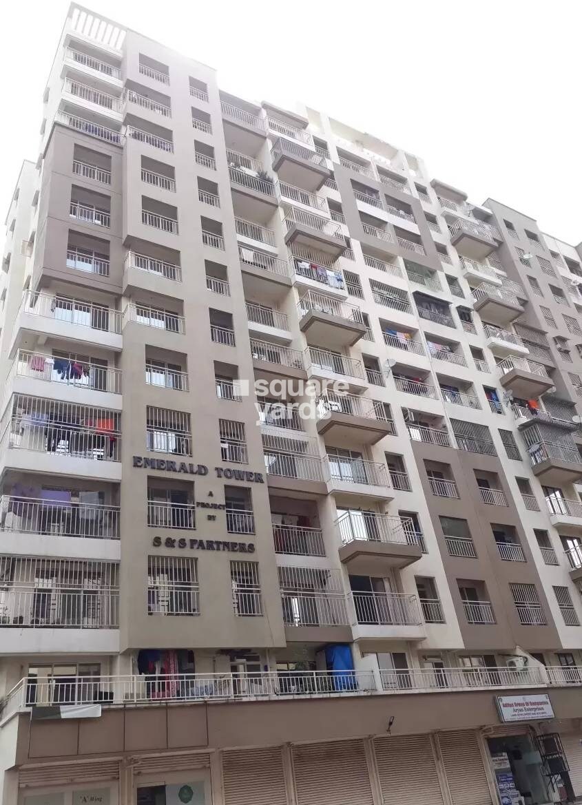 S And S Emerald Tower A Wing