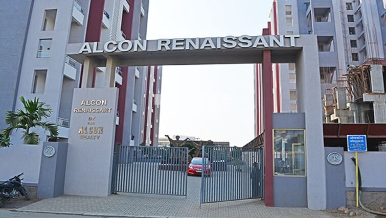 Alcon Renaissant Entrance View