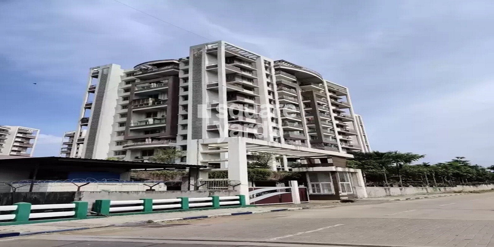 Aloma Aquena Towers
