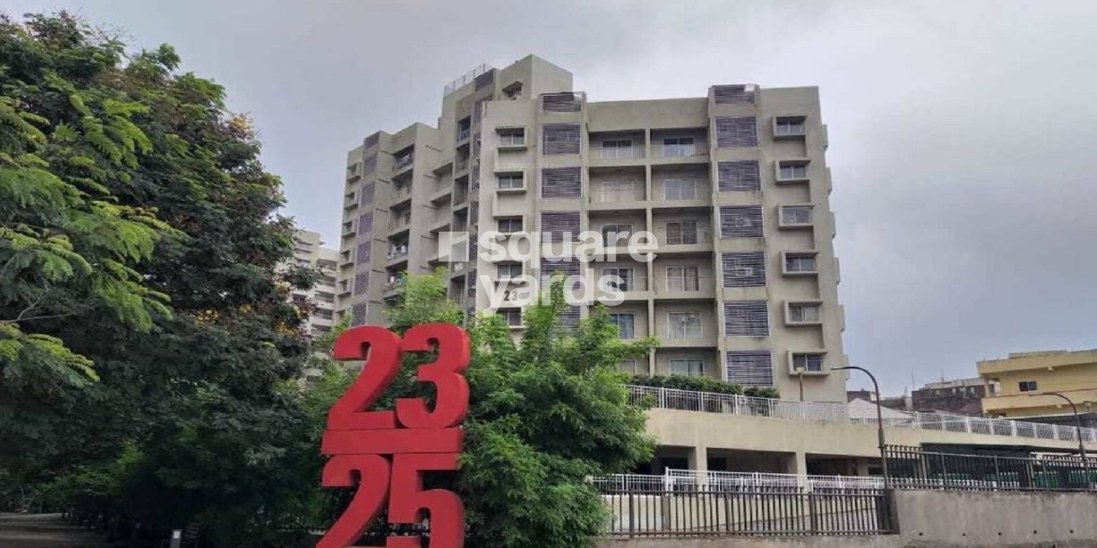 amanora-metro-tower