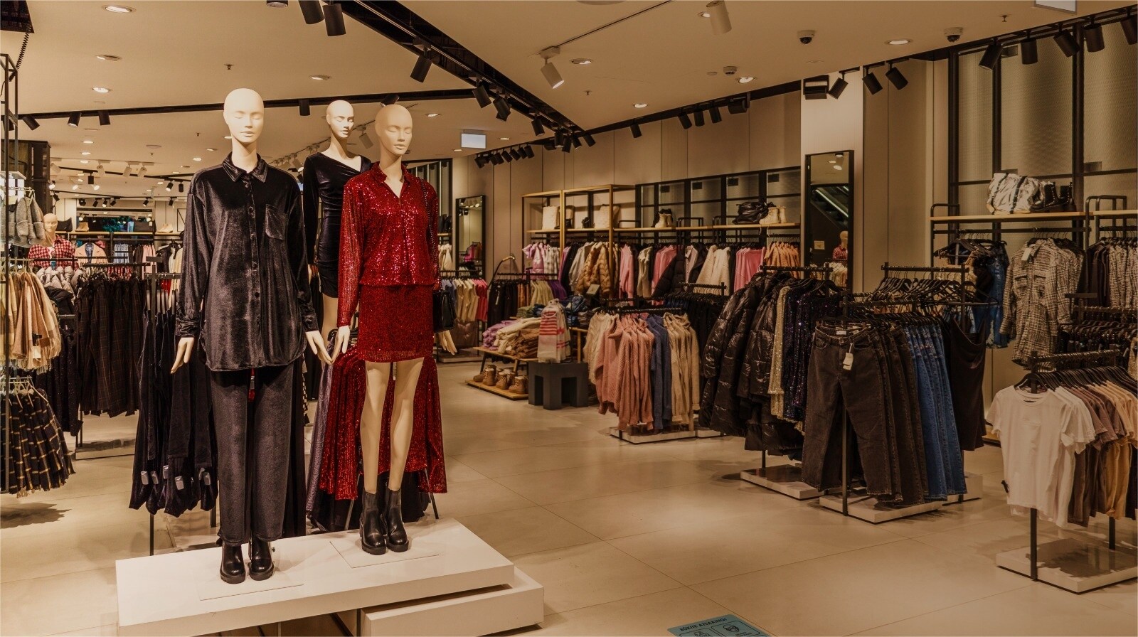 Aum Vertex Amenities-Features 2