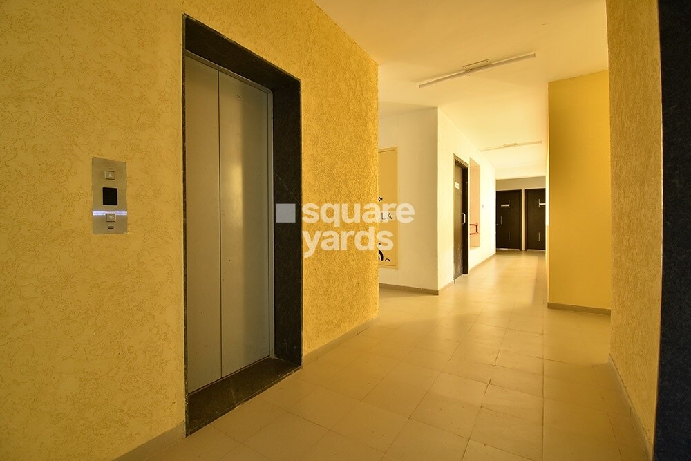 Kolte Patil Crown Lift Lobby Image