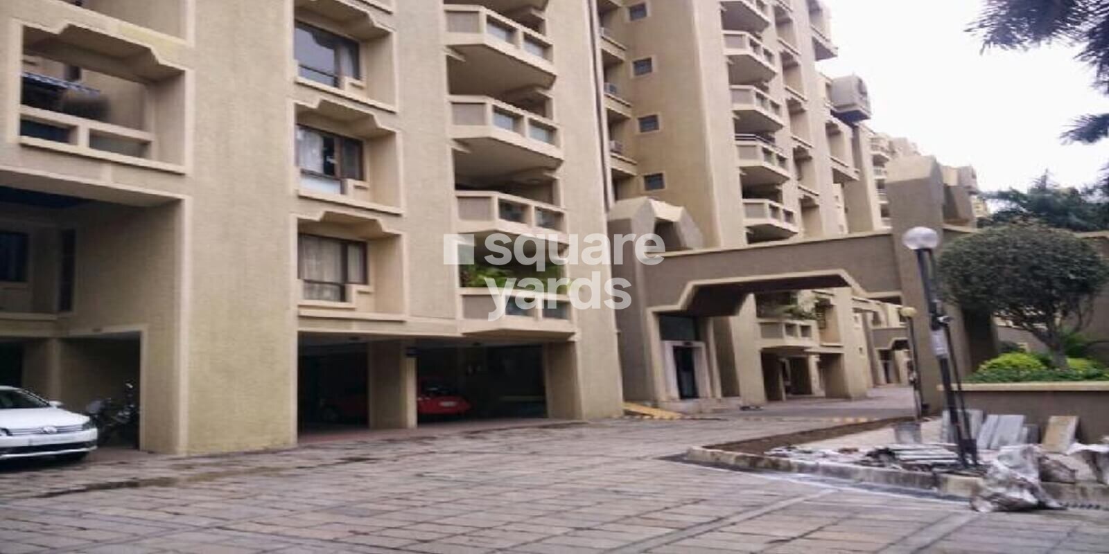 kolte-patil-lapis-lazuli