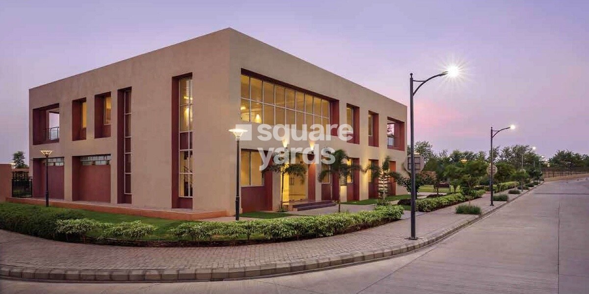 Kolte Patil Life Republic 3 rd Avenue Clubhouse External Image