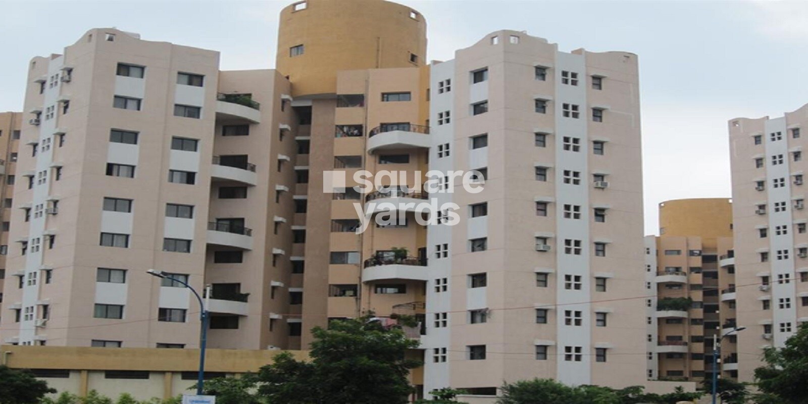 Magarpatta Daffodils Apartment