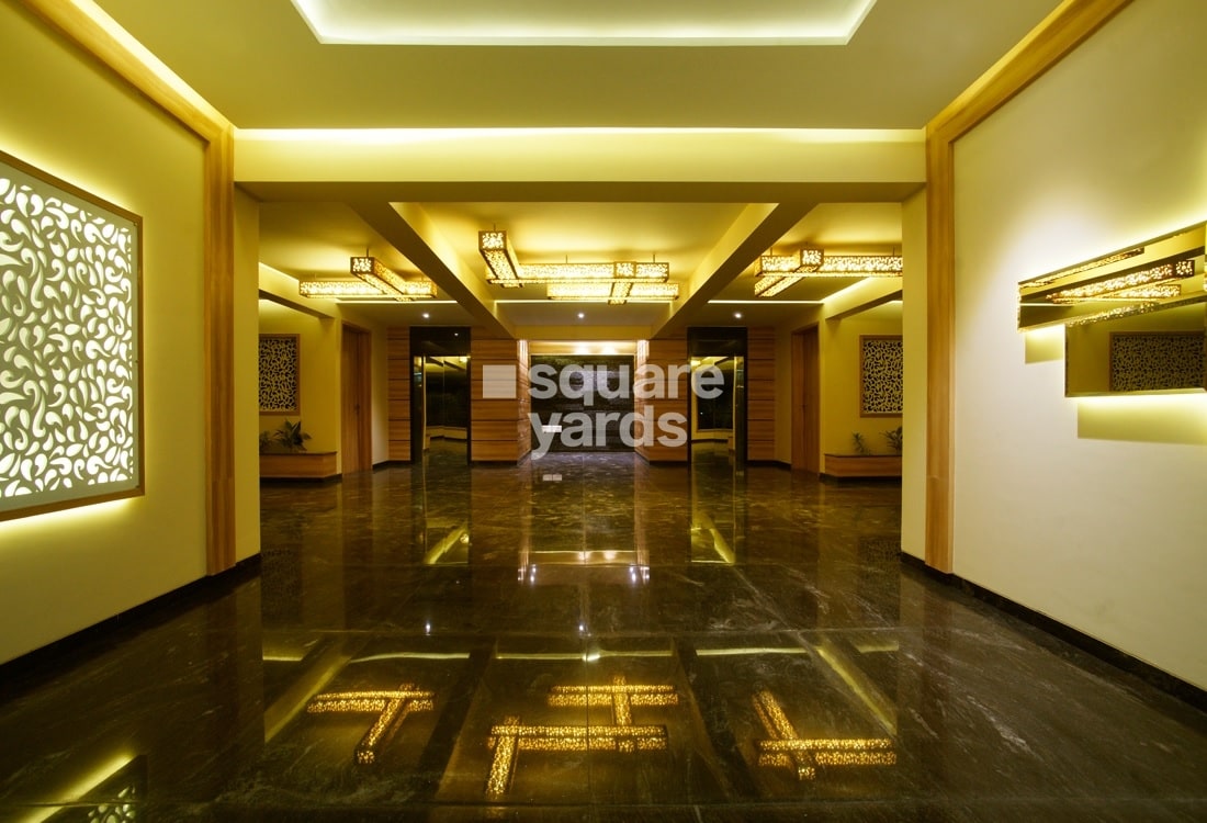 Mainland Camelot Royale