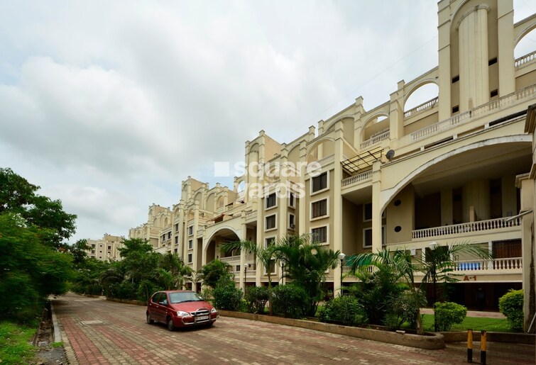 Mainland Camelot Royale Amenities-Features 2