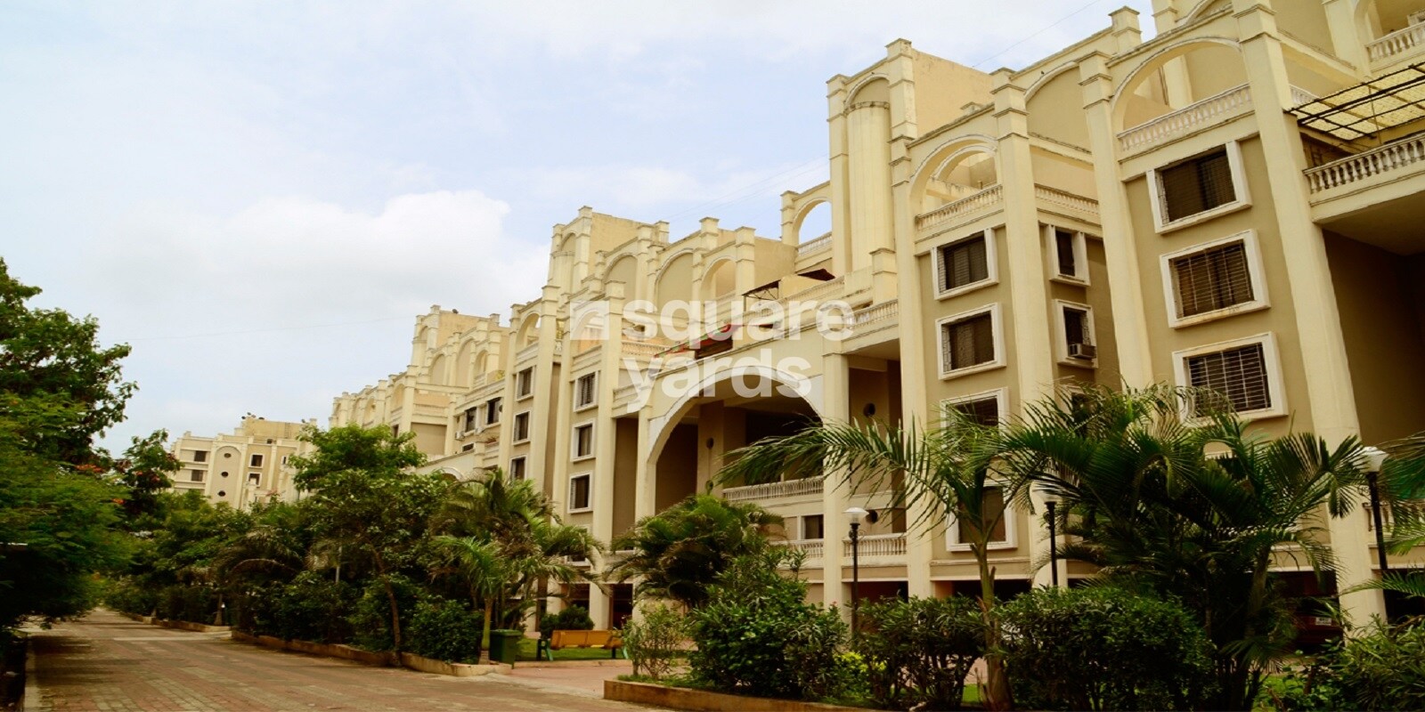 Mainland Camelot Royale