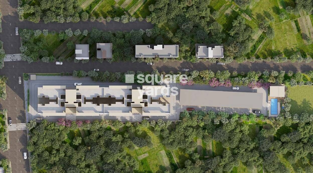 Skyi-Iris-Racecourse_an aerial view of a train on a train track